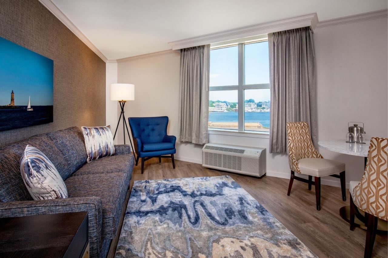 Sheraton Portsmouth Harborside Hotel Exterior photo