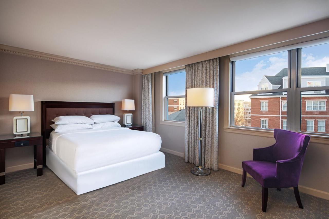 Sheraton Portsmouth Harborside Hotel Exterior photo