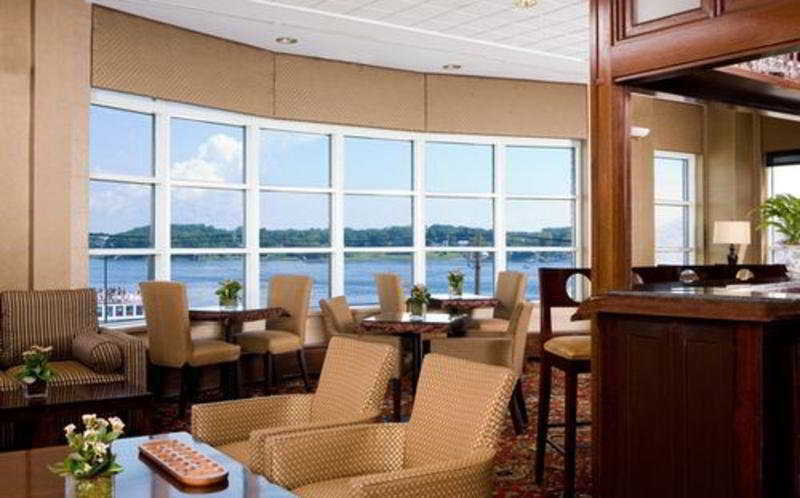 Sheraton Portsmouth Harborside Hotel Restaurant photo
